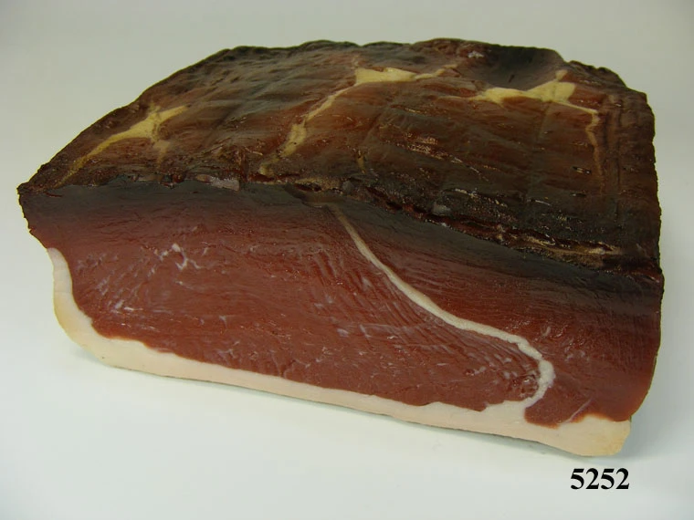 Produkt - Lebensmittelattrappe Schinkenstück luftgetrocknet im Anschnitt