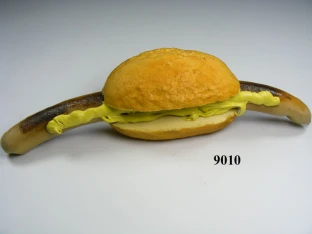 Rostbratwurst in der Semmel mit Senf