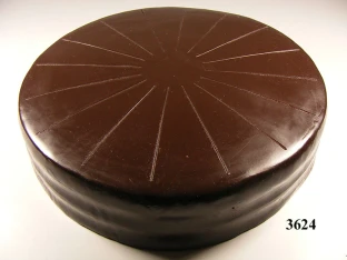 Schoko-Torte ohne Verzierung