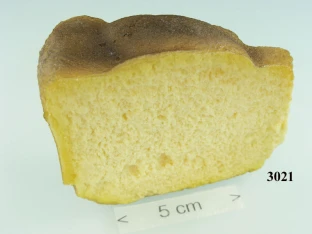 Lebensmittelattrappe Sandkuchen-Stück
