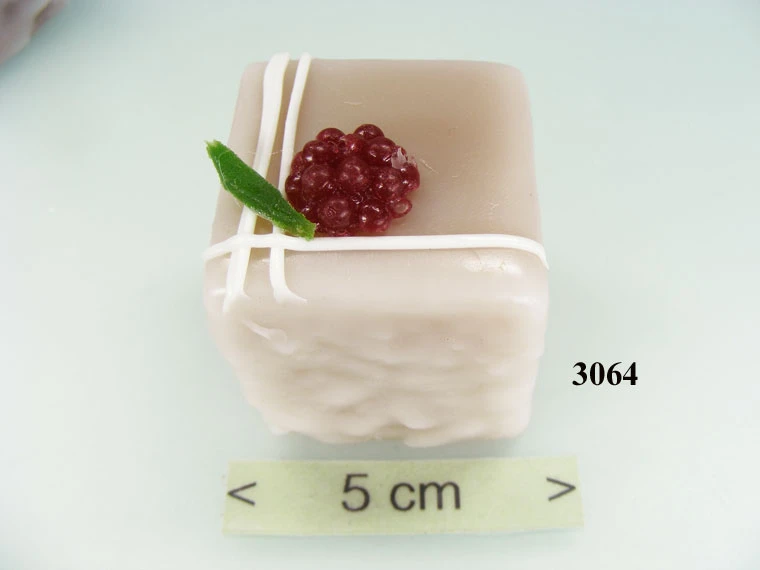 Produkt - Petite four Brombeere