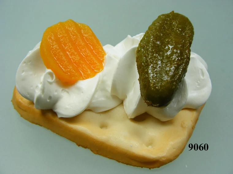 Produkt - Kräcker mit Cornichons