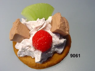 Kräcker mit Leberpastete
