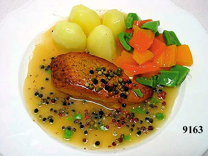 Produkt - Pfeffersteak m. Beilagen (zusammenhängende Einheit)