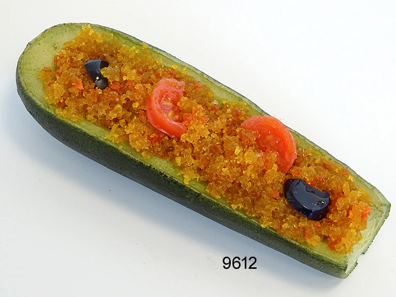 Produkt - gefüllte Zucchini Lebensmittelattrappe