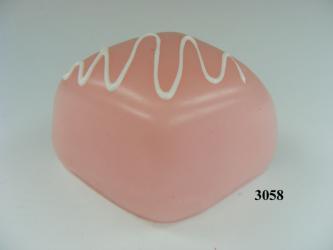 Petite four verziert 