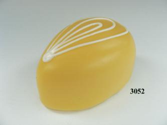 Petite four verziert 