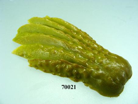 pickled gherkin cut 