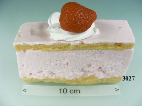 piece of cake Strawberry with creme 