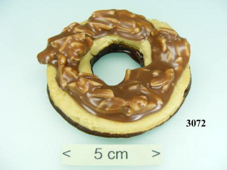 ring of almond cake 