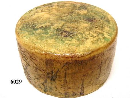 rustic cheese Monna Lisa 