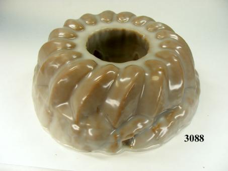 ring-shaped cake sugar icing 