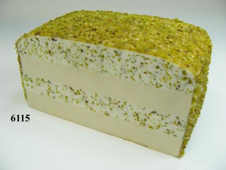 Pistazien-Käse-Laib angeschnitten 